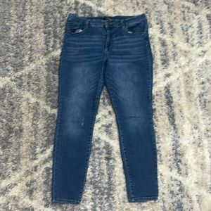 d. Jeans Skinny Jeans 💗✨